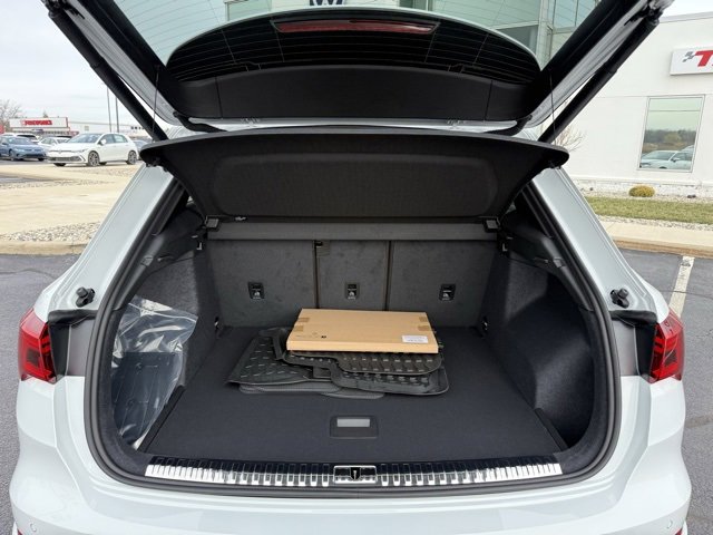Vehicle image 14 of 25
