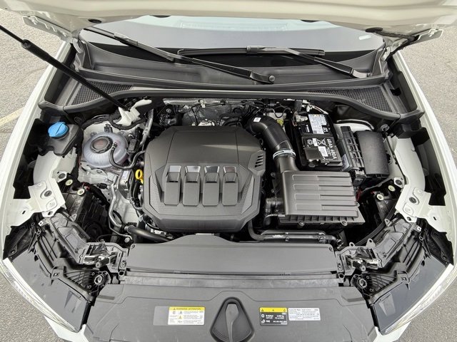 Vehicle image 16 of 25