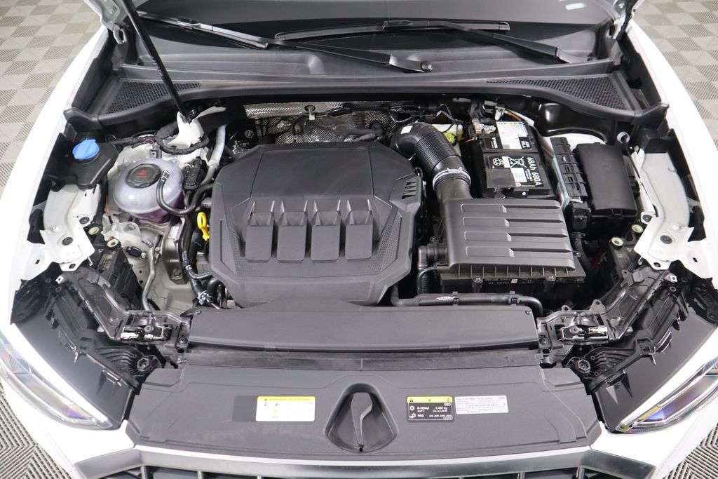 Vehicle image 31 of 34