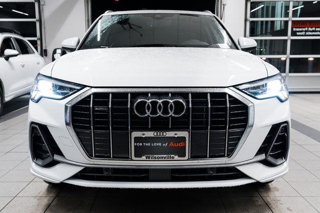2025 Audi Q3 S Line Premium Image 2 of 31