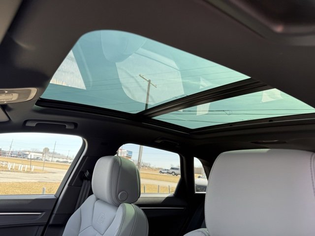 Vehicle image 11 of 23