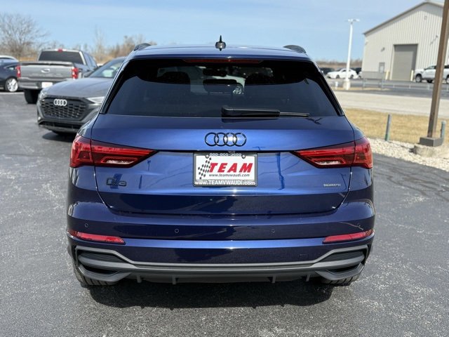 Vehicle image 4 of 23