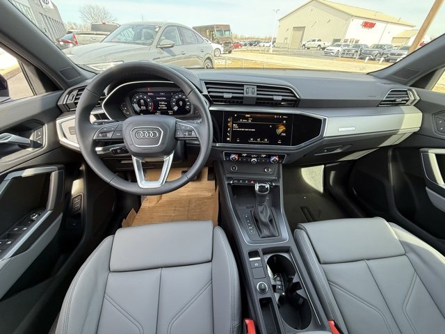 Vehicle image 7 of 23
