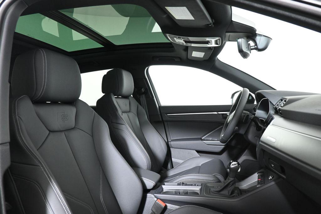 Vehicle image 14 of 29