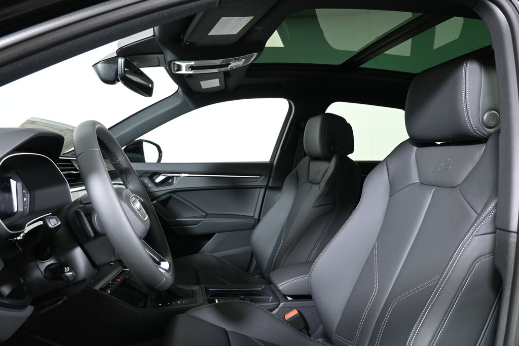 Vehicle image 13 of 29
