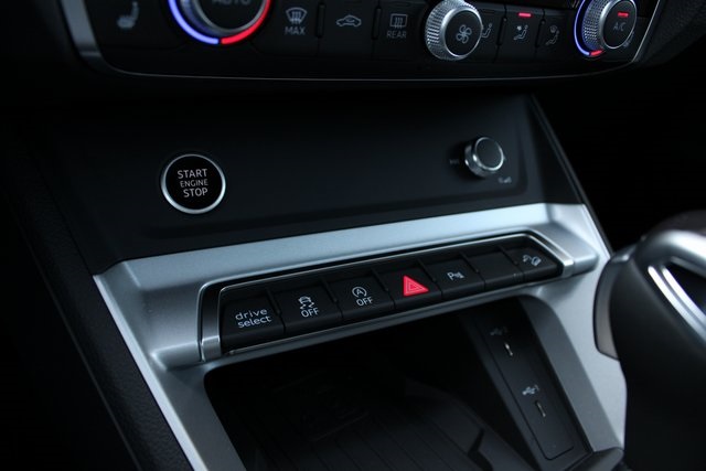 2025 Audi Q3 S Line Premium Image 20 of 33