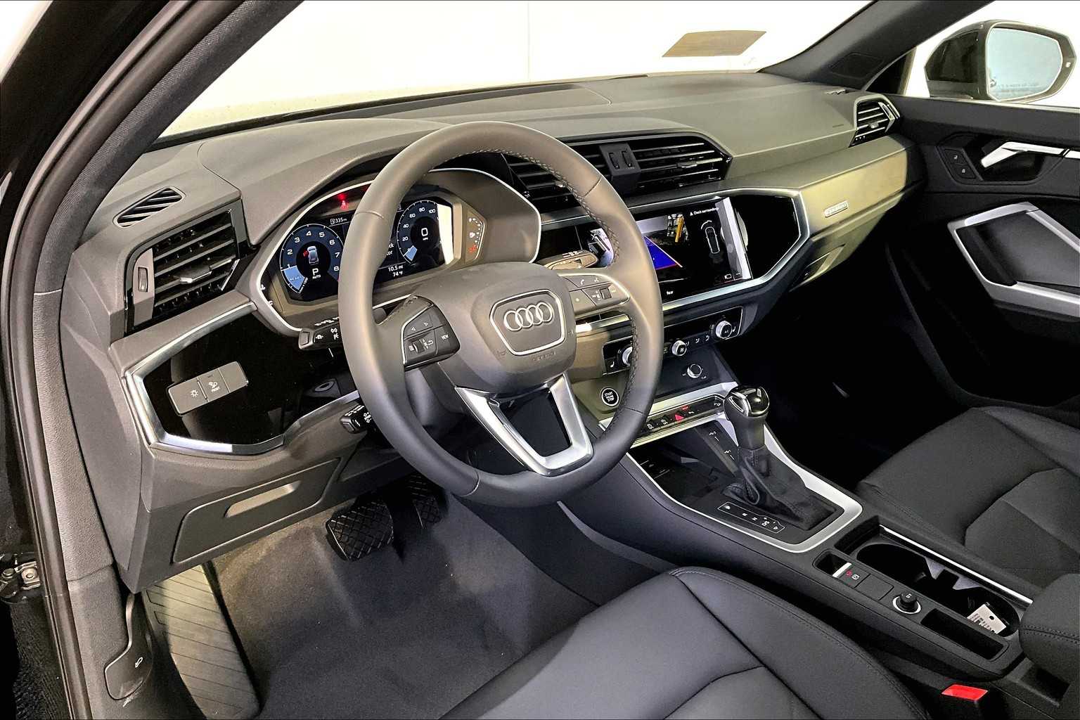 Vehicle image 11 of 19