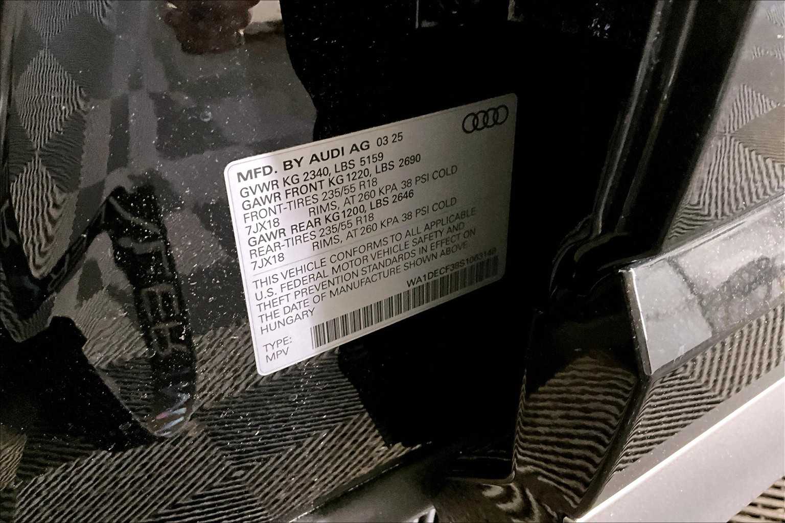 Vehicle image 15 of 19
