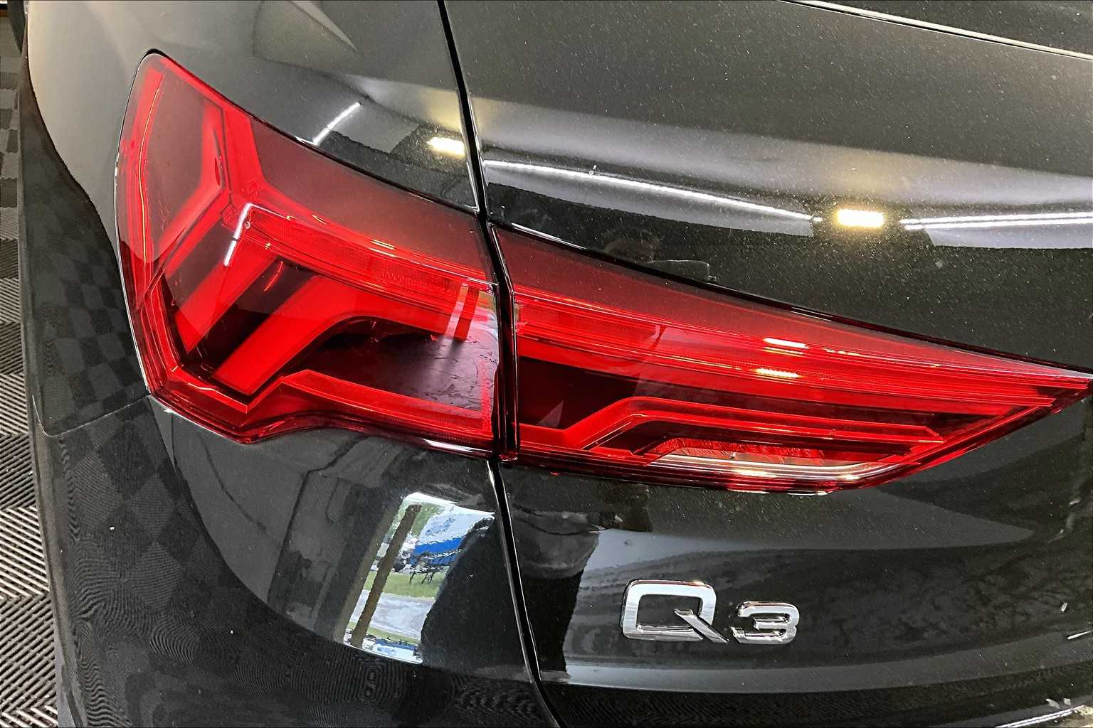 Vehicle image 19 of 19