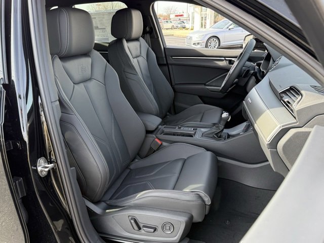 Vehicle image 15 of 24