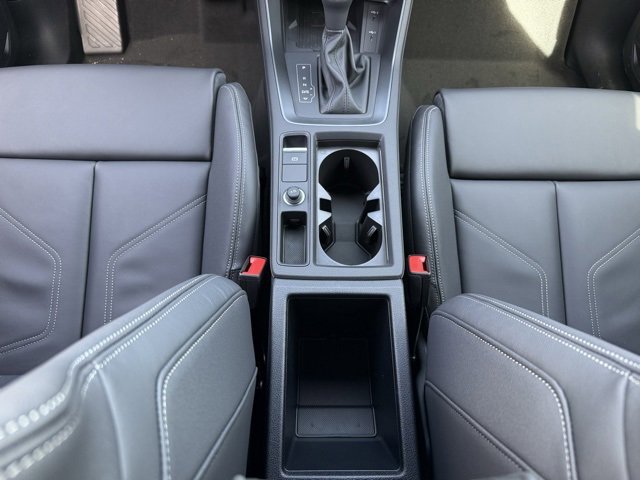 Vehicle image 20 of 24