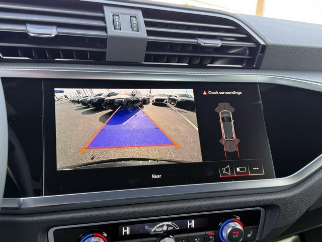 Vehicle image 22 of 24