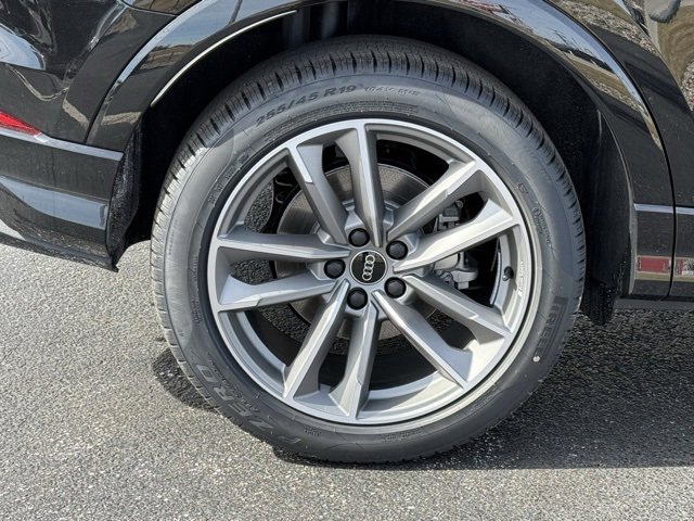 Vehicle image 6 of 24
