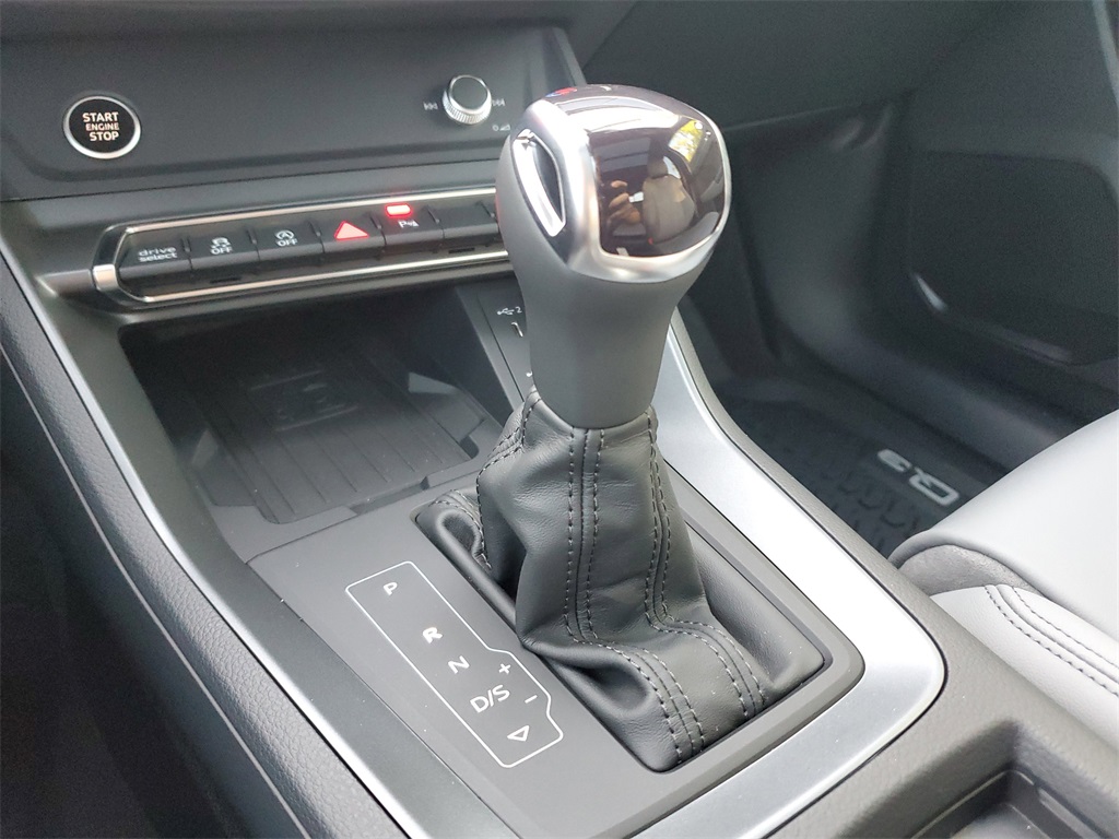 2025 Audi Q3 S Line Premium Image 19 of 31