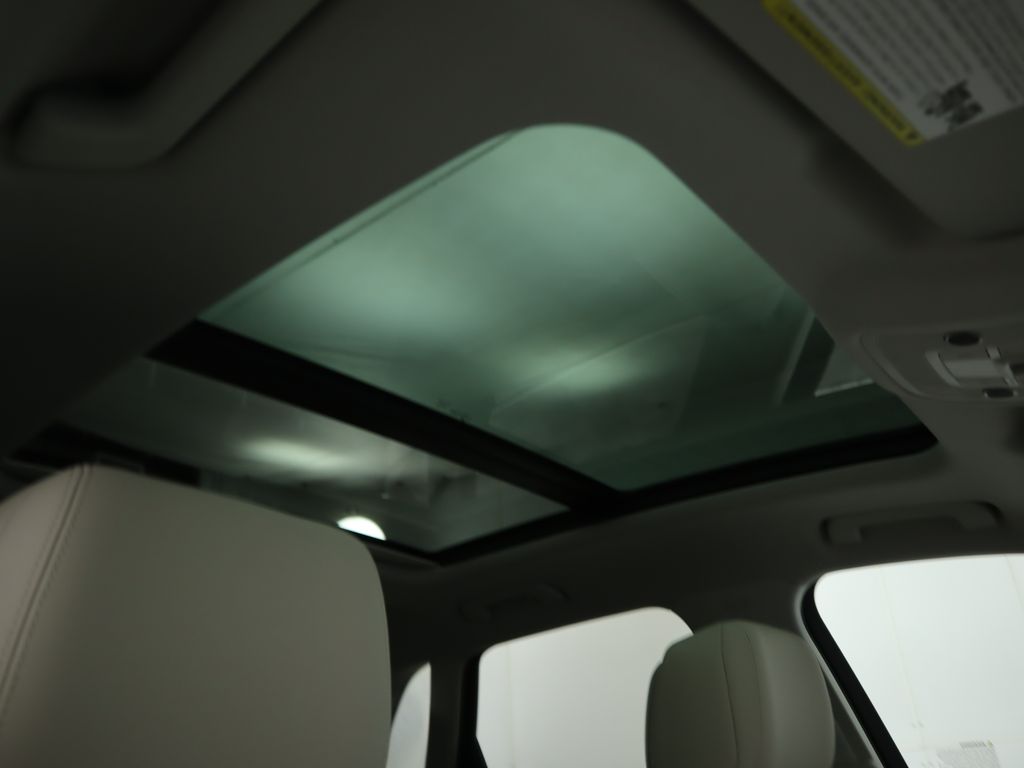 Vehicle image 20 of 34