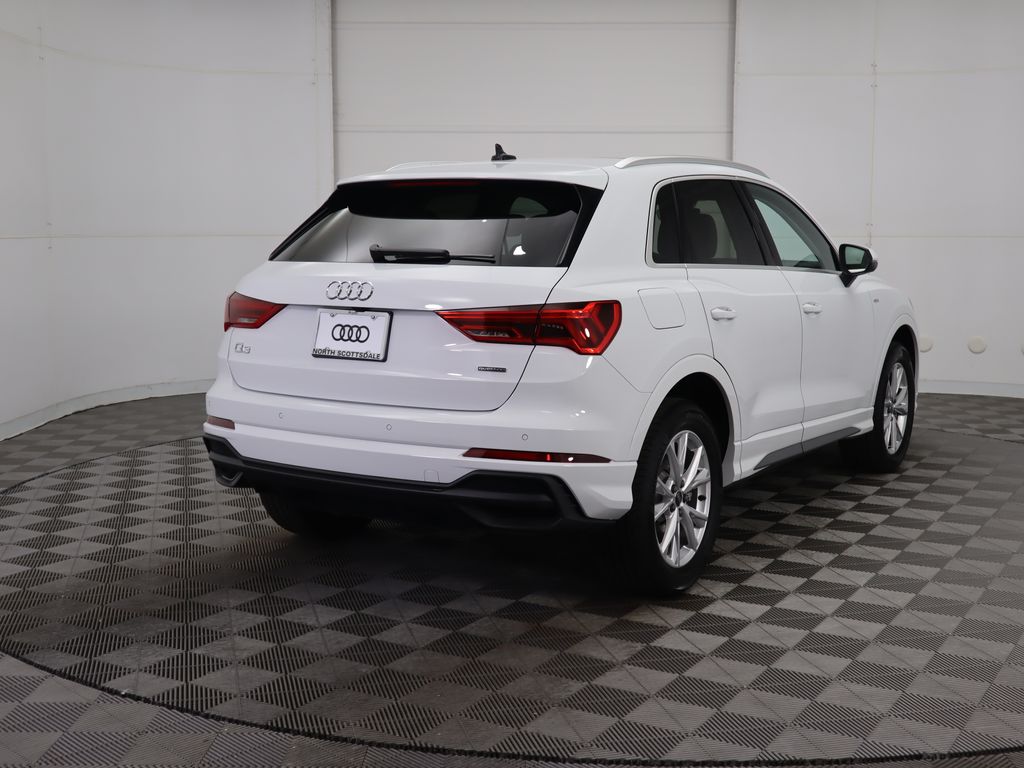 Vehicle image 5 of 34