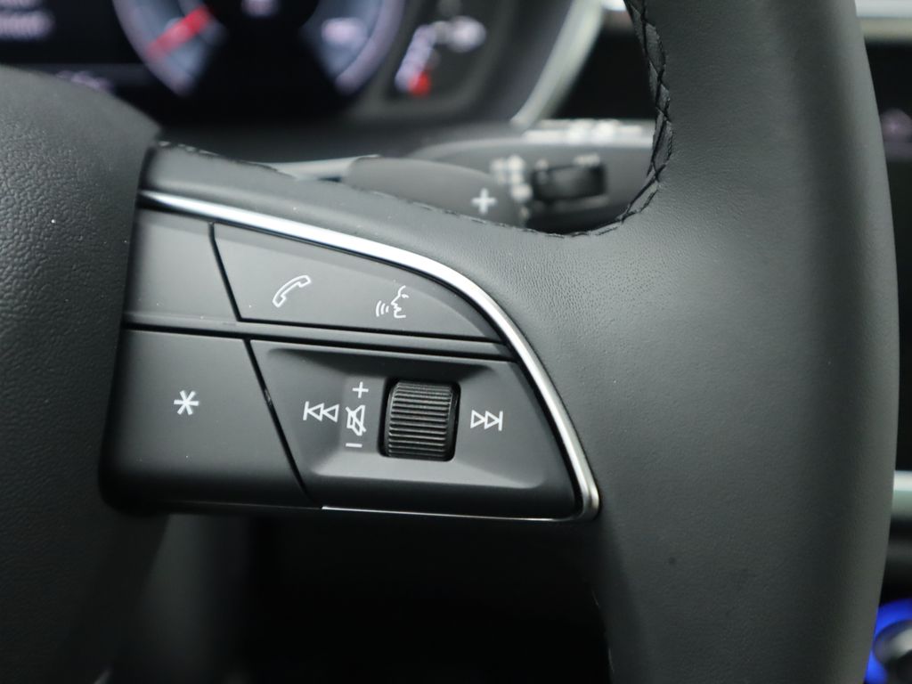 Vehicle image 14 of 34