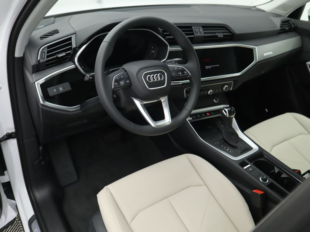 Vehicle image 11 of 34
