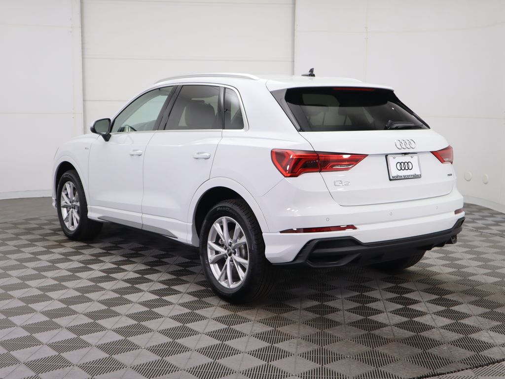 Vehicle image 7 of 34