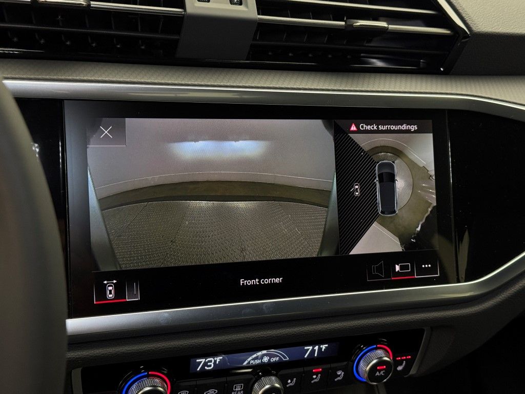 Vehicle image 24 of 36