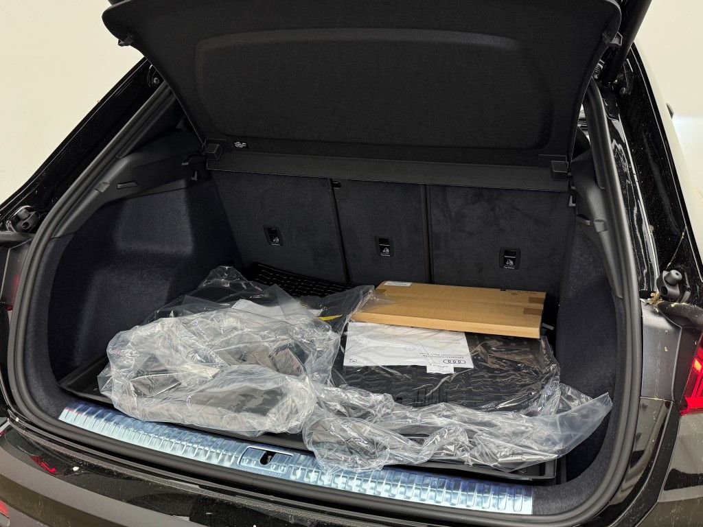 Vehicle image 18 of 36