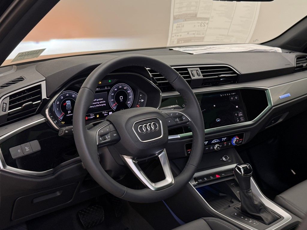 Vehicle image 21 of 36