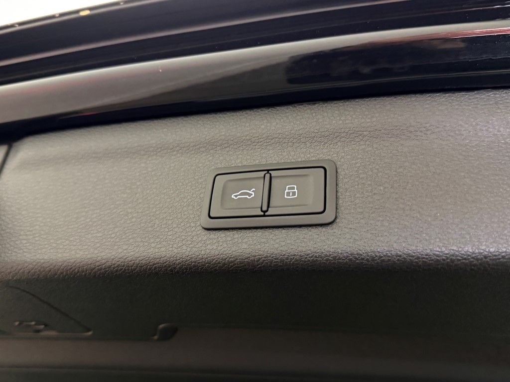 Vehicle image 19 of 36