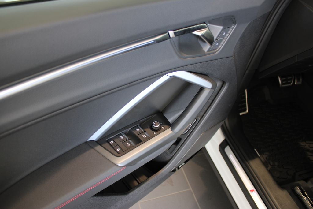 Vehicle image 29 of 55