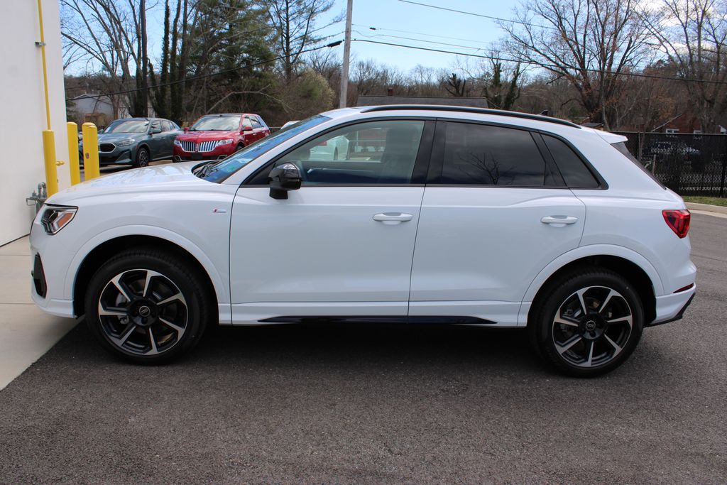 Vehicle image 9 of 55