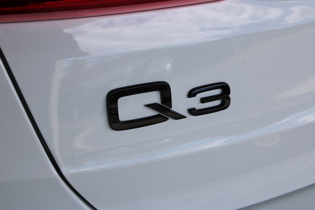 Vehicle image 52 of 55