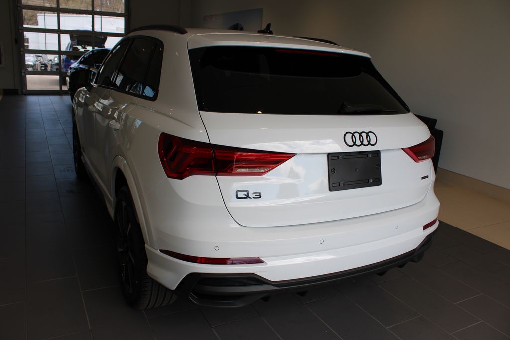Vehicle image 8 of 55