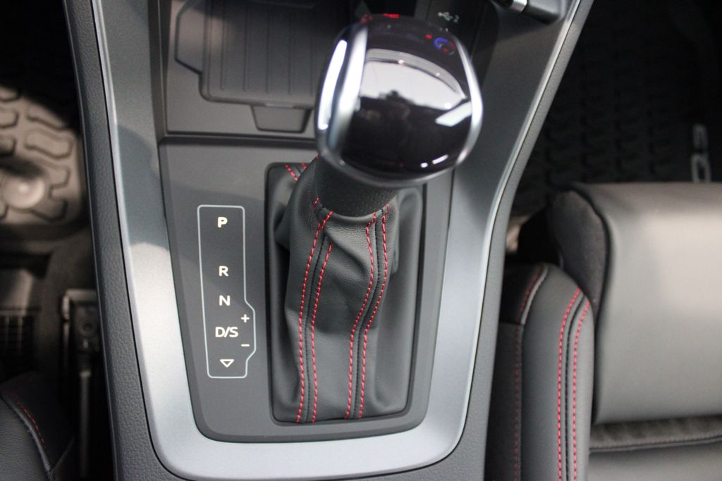 Vehicle image 33 of 55