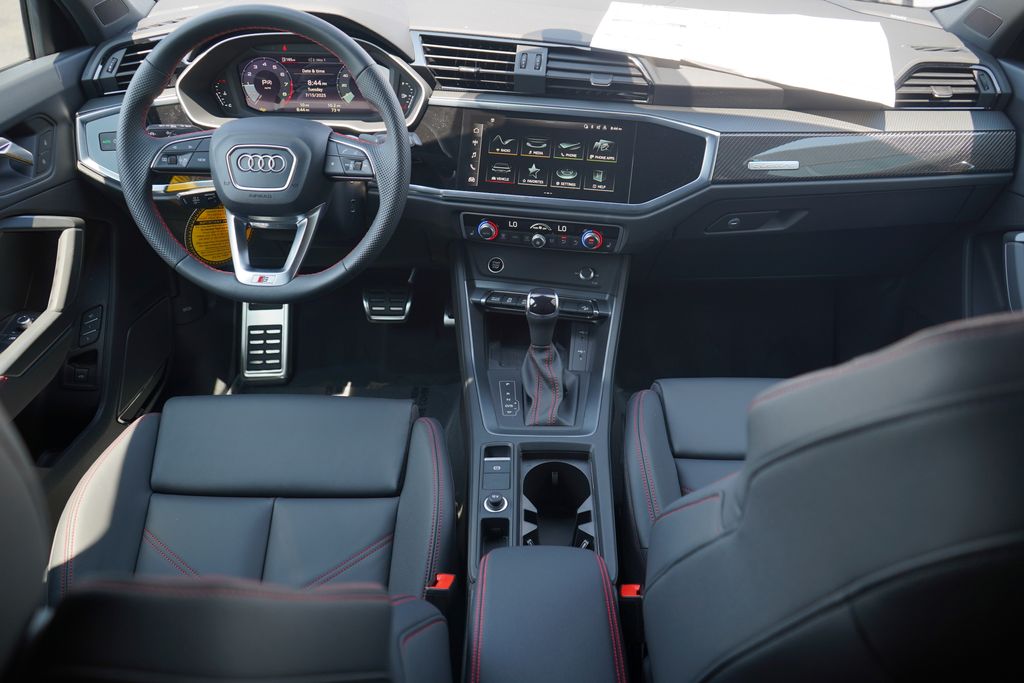 Vehicle image 10 of 12