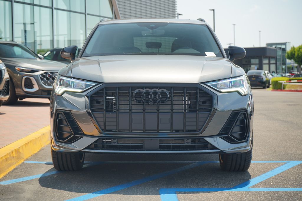 Vehicle image 3 of 12