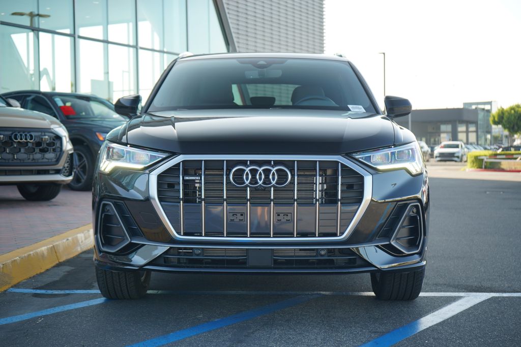 Vehicle image 2 of 12