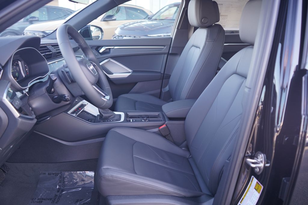 Vehicle image 8 of 12