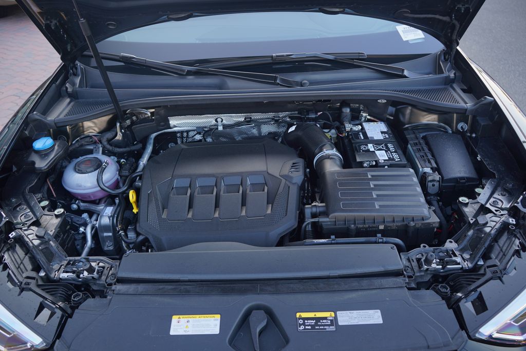 Vehicle image 5 of 12