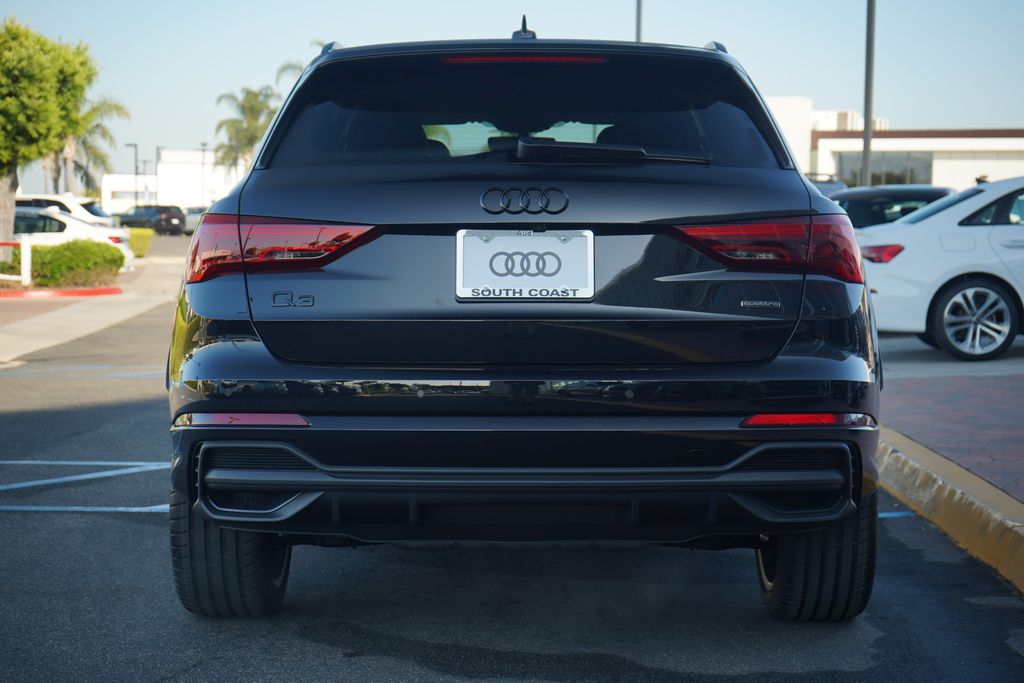 Vehicle image 3 of 12