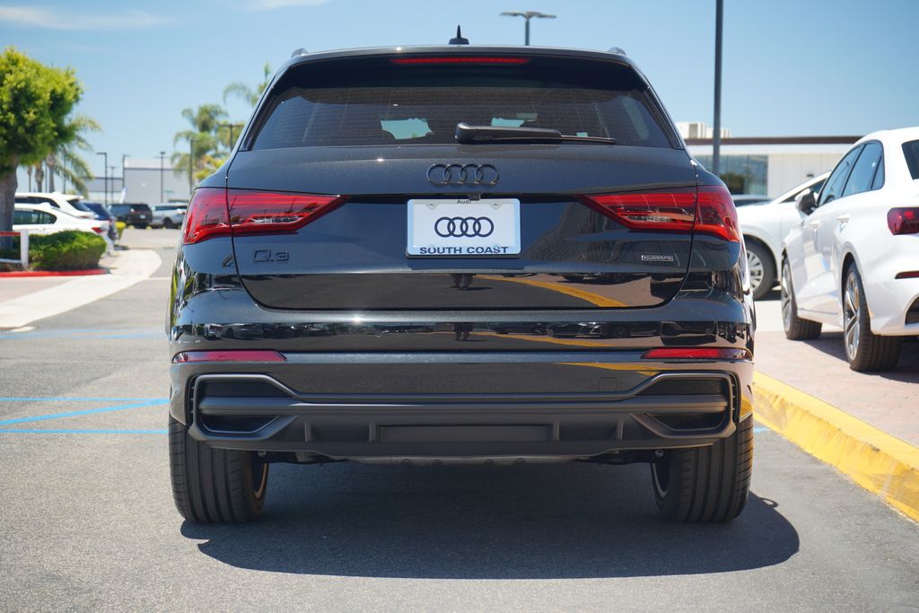 Vehicle image 2 of 11