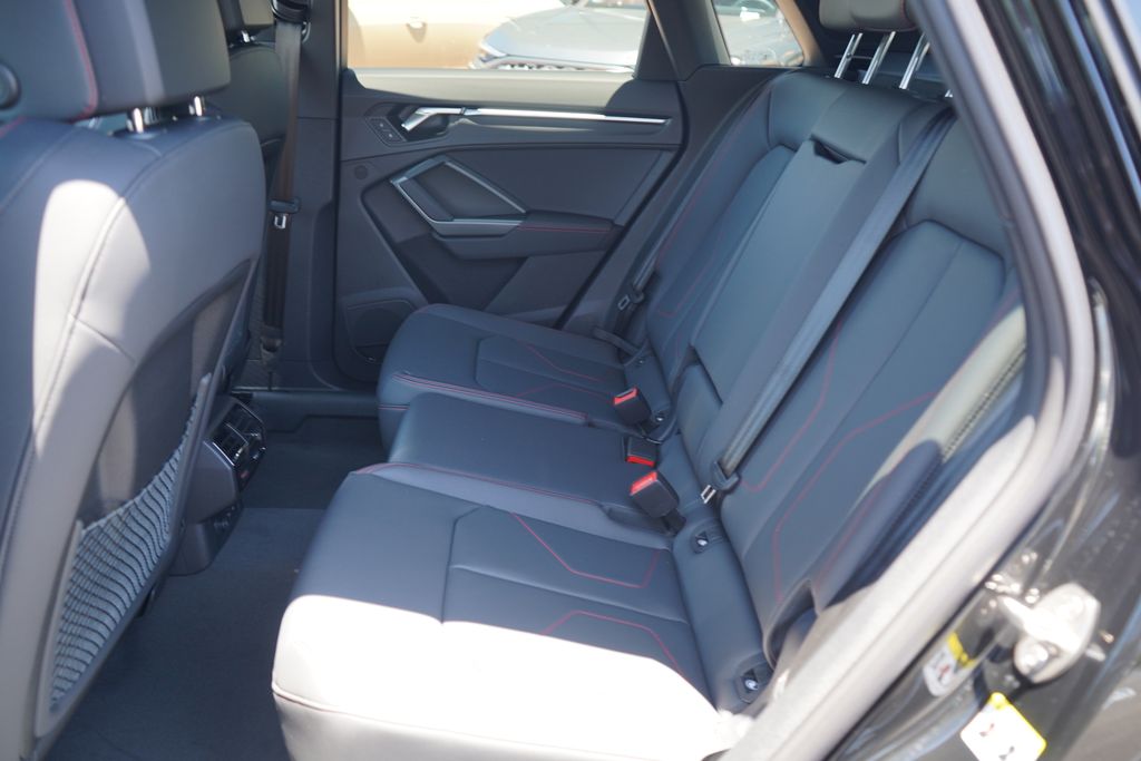 Vehicle image 8 of 11