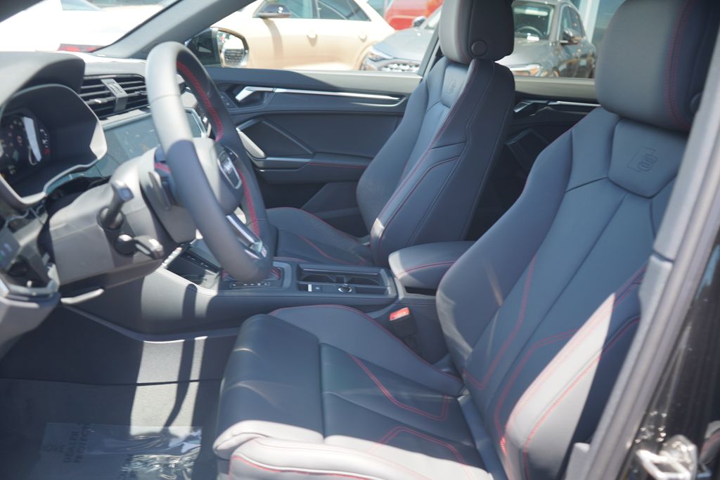 Vehicle image 7 of 11