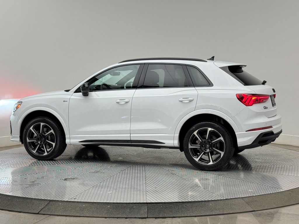 Vehicle image 9 of 42