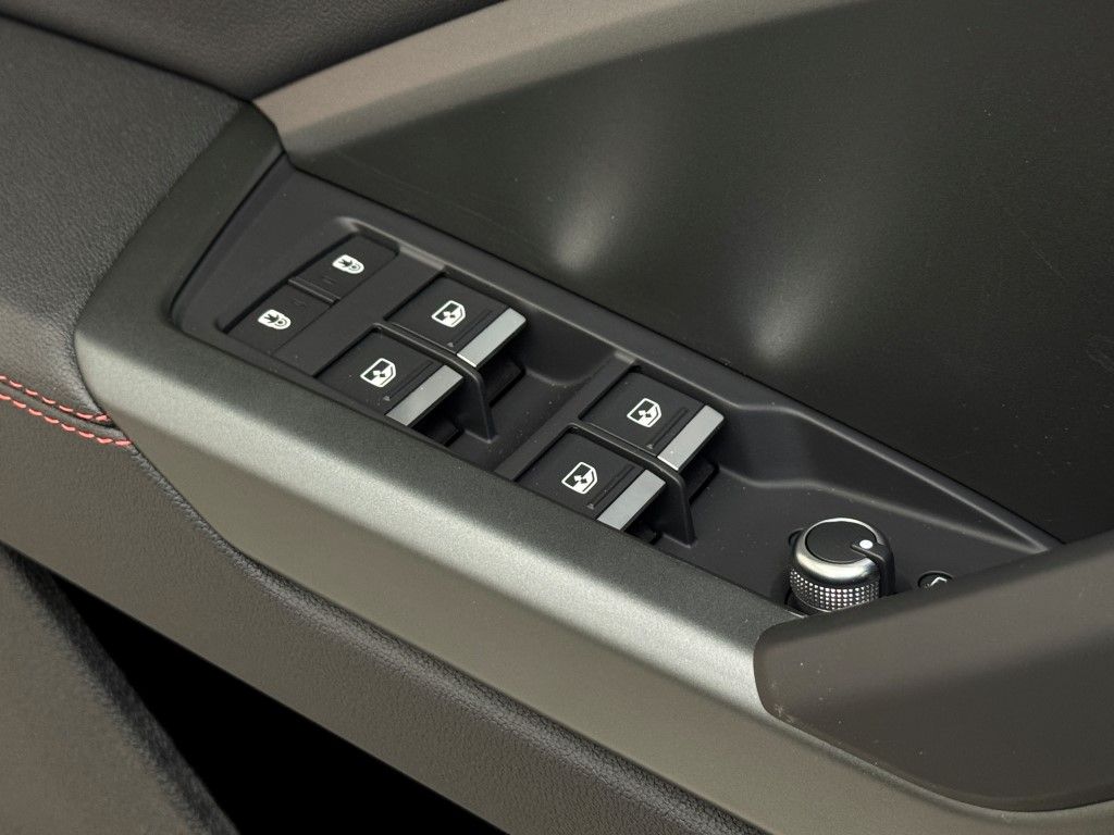Vehicle image 39 of 42