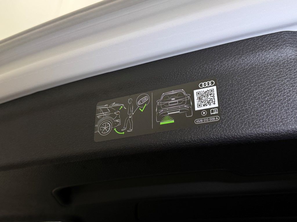 Vehicle image 22 of 42