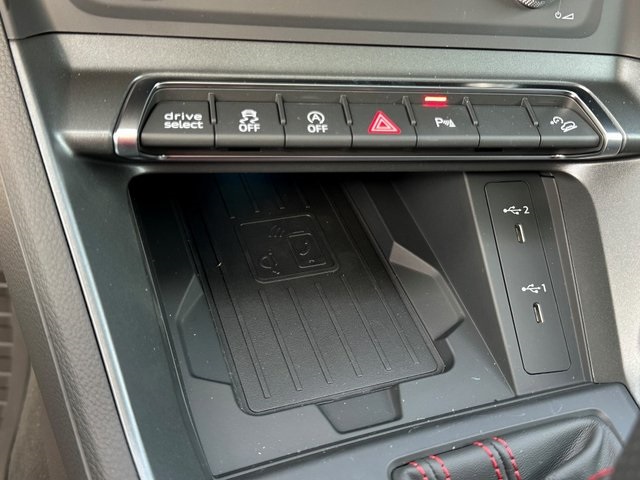 Vehicle image 25 of 28