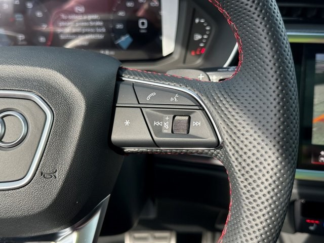 Vehicle image 26 of 28