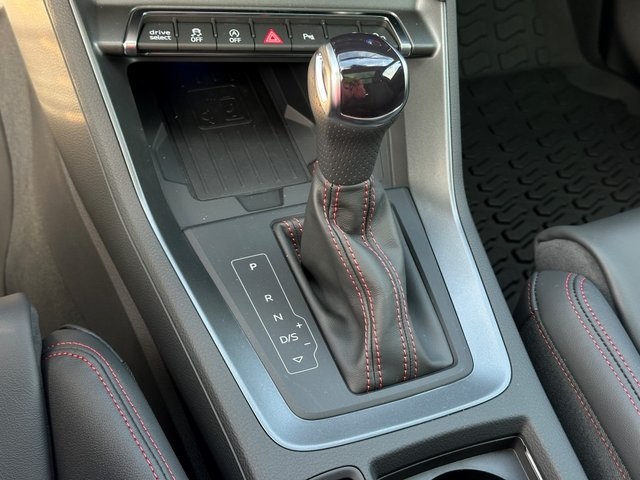 Vehicle image 20 of 28
