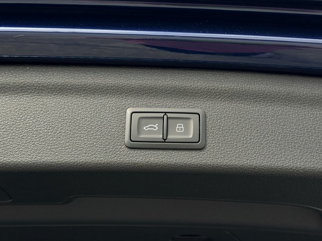 Vehicle image 15 of 28