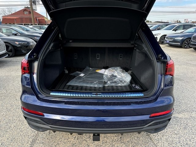 Vehicle image 14 of 28