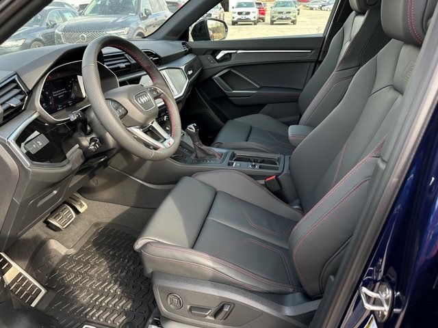 Vehicle image 17 of 28